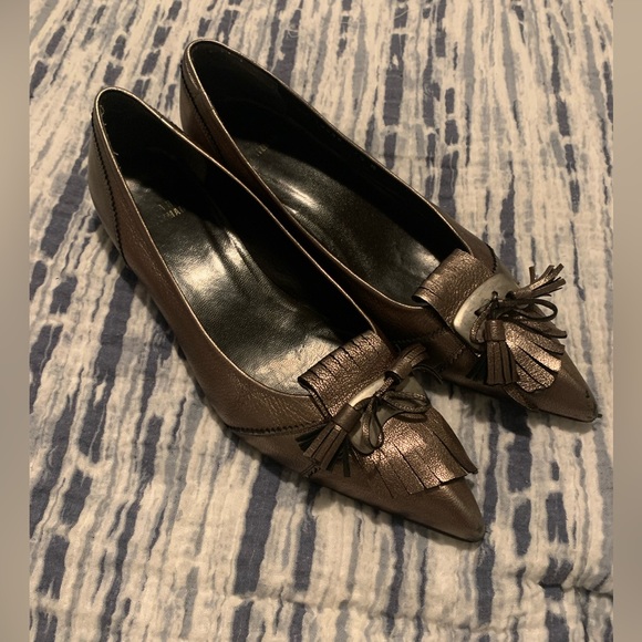 Stuart Weitzman Shoes - Stuart Weitzman Bronze Leather Low Heel Tassel Shoes Sz 7.5